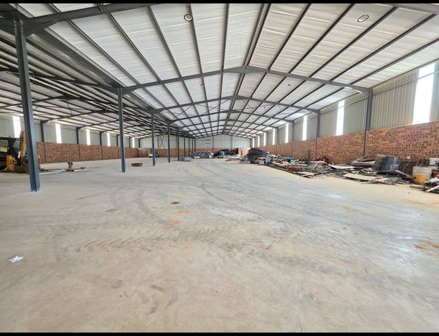 1,632M² WAREHOUSE TO LET IN AEROTON